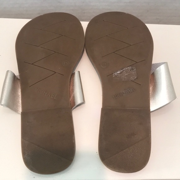 Michael Tan/ Silver Leather Thong Sandals - Picture 5 of 7